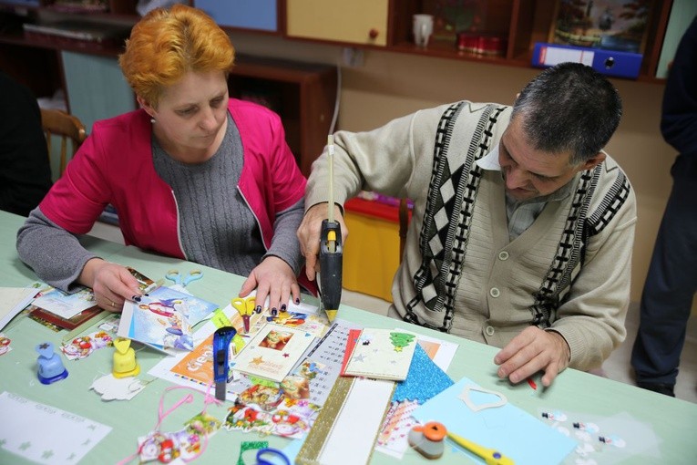 Gipsowe dzieła z DPS-u