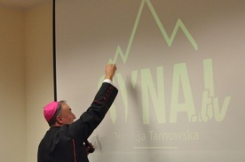 Logo Synaj.tv nawiązuje do linii życia - wyjaśniał bp Andrzej Jeż