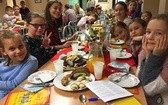 Wigilia dla dzieci z grup parafialnych w Drezdenku