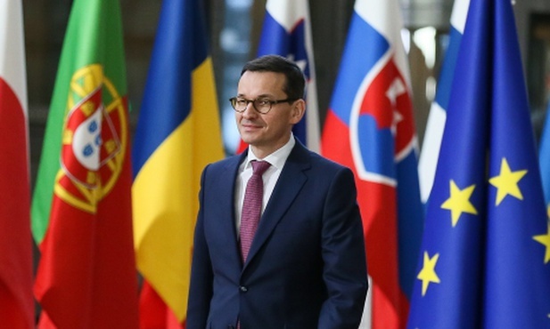 Premier Morawiecki opuścił szczyt w Brukseli przed jego zakończeniem