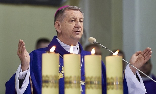 Bp Guzdek: Historia trzech oficerów MW potwierdza, że nie ma zbrodni doskonałej
