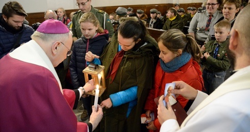 Światełko Betlejemskie w Opolu