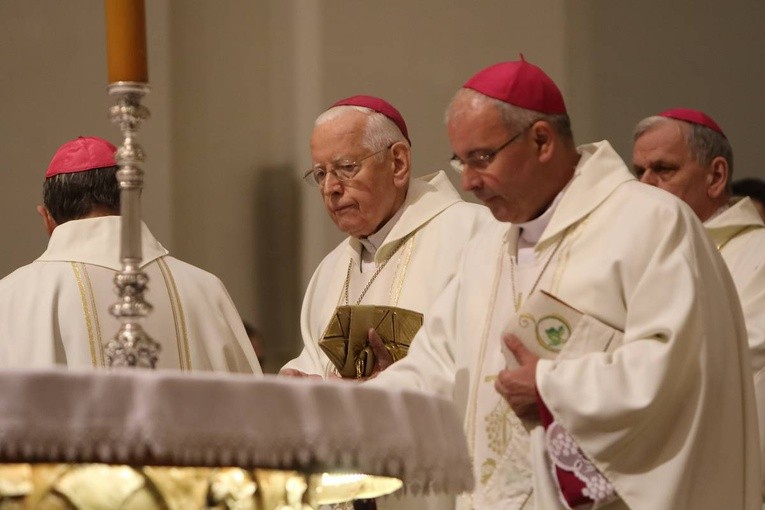 60 lecie kapłaństwa abp Damiana Zimonia część 1