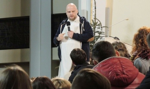 O. Adam Szustak podczas drugiego dnia rekolekcji adwentowych