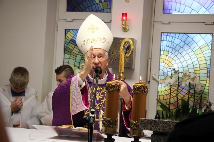 Poświęcenie kaplicy w szpitalu w Głownie