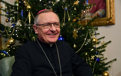 Bp Dajczak: Życzę zdumienia betlejemską nocą!