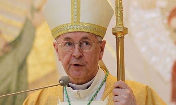 Abp Gądecki: W kwestii uchodźców punktem odniesienia musi być człowiek