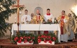 W pierwszej Mszy św. w budującym się kościele wzięli udział nie tylko parafianie, ale także goście