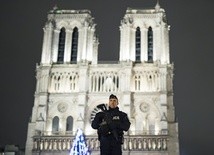 Francja - spokojnych świąt pilnuje 100 tys. policjantów i żołnierzy