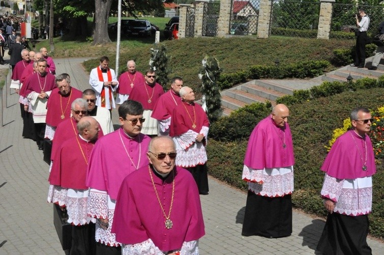 Od papieża i biskupa