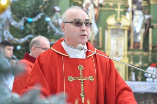Bp nominat posyła kolędników misyjnych w Borzęcinie