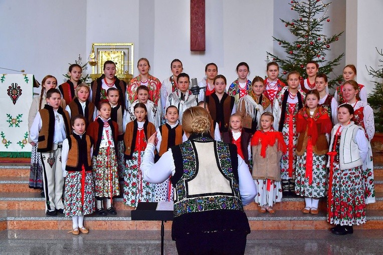 "Wśród nocnej ciszy" z "Turlikami"