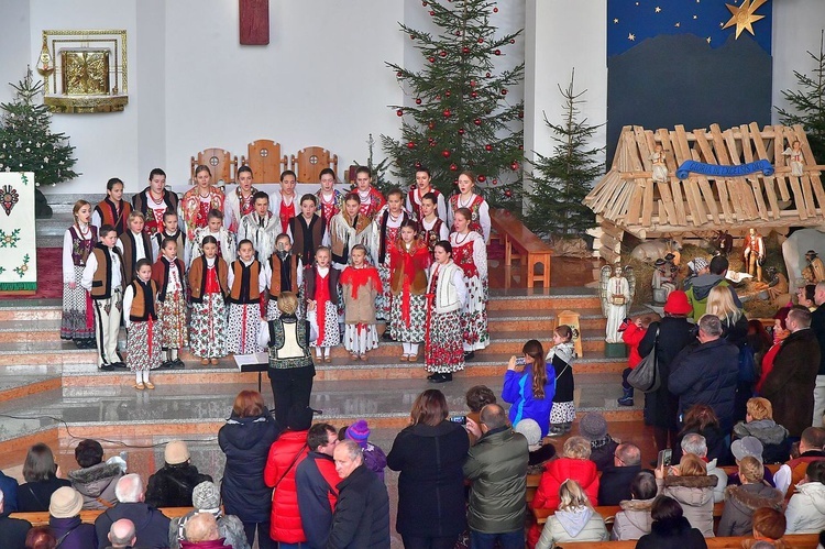 "Wśród nocnej ciszy" z "Turlikami"