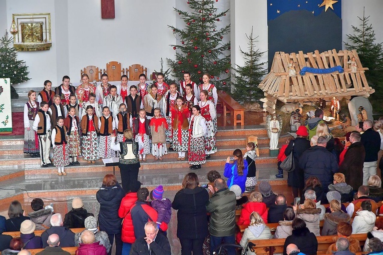 "Wśród nocnej ciszy" z "Turlikami"