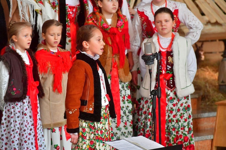 "Wśród nocnej ciszy" z "Turlikami"