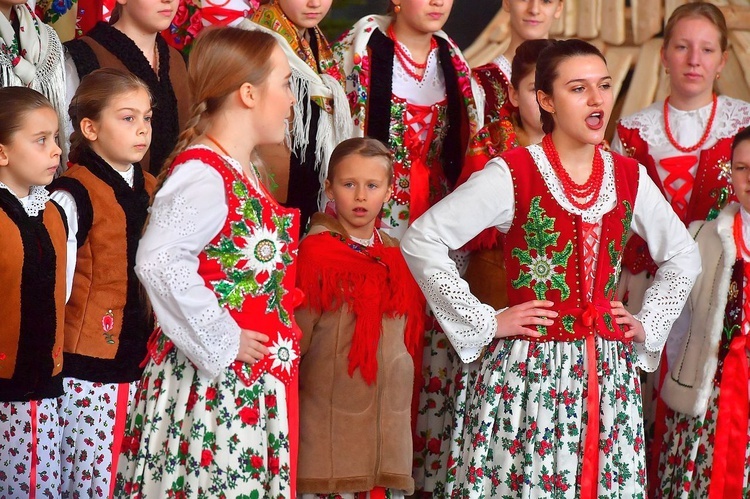 "Wśród nocnej ciszy" z "Turlikami"