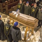 Powiedzcie, że odszedł święty. Pogrzeb bp. Stanisława Kędziory