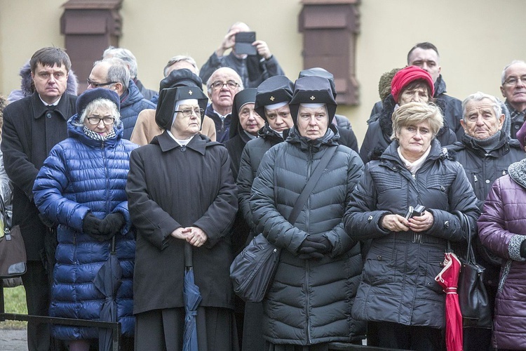 Bp Stanisław spoczął na Cmentarzu Bródzieńskim