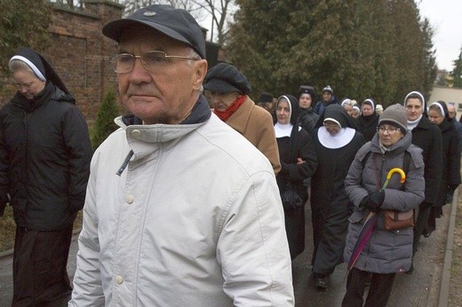 Bp Stanisław spoczął na Cmentarzu Bródzieńskim