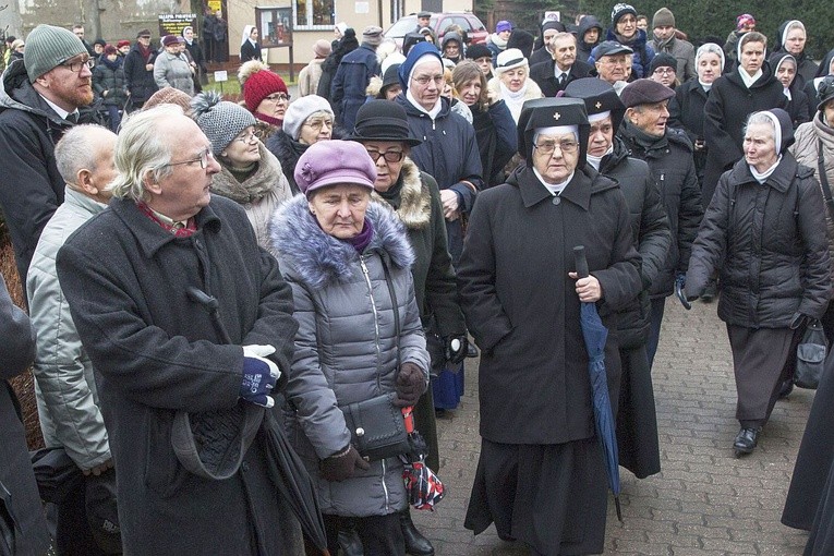 Bp Stanisław spoczął na Cmentarzu Bródzieńskim