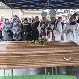 Bp Stanisław spoczął na Cmentarzu Bródzieńskim
