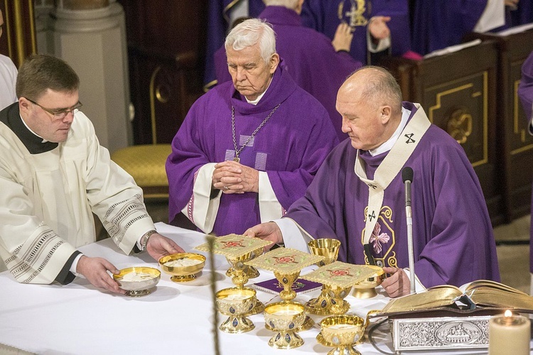 Dopełniał cierpień Chrystusa. Msza św. pogrzebowa