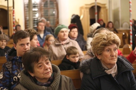 Akcja "Noś odblaski. Bądź widoczny na drodze" w kościele w Zabrzegu