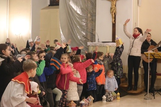 Akcja "Noś odblaski. Bądź widoczny na drodze" w kościele w Zabrzegu