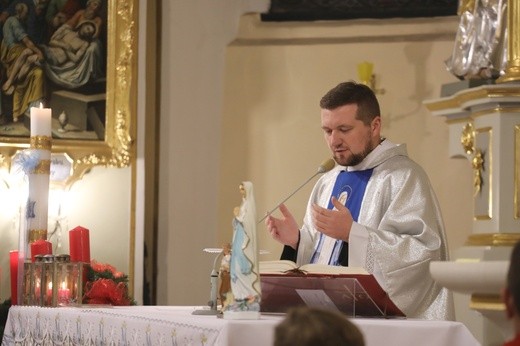 Akcja "Noś odblaski. Bądź widoczny na drodze" w kościele w Zabrzegu