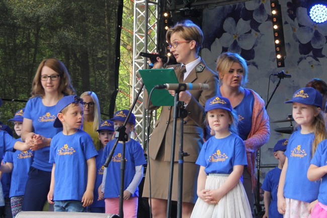 Maj. "Niezapominajka" w Leśnym Ośrodku w Jedlni