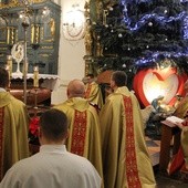 Nabożeństwo kończące 2017 rok w bazylice katedralnej w Łowiczu