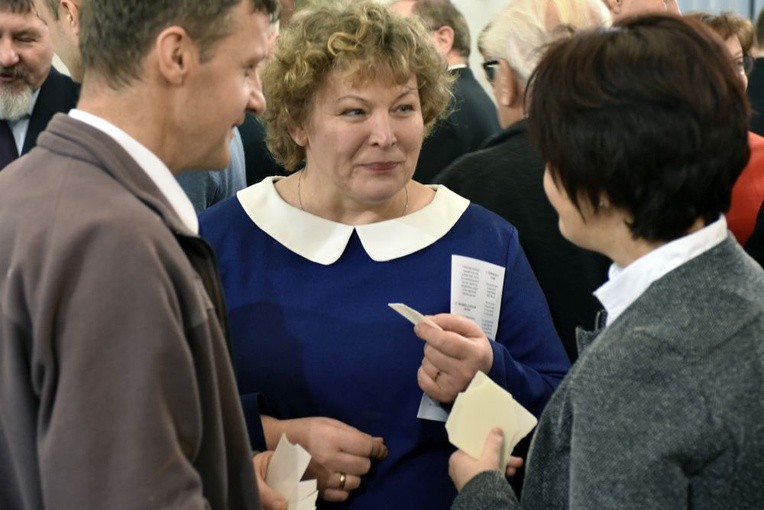 Działające w całej diecezji pary z radością życzyły sobie kolejnego roku owocnej pracy. 