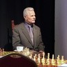 Marek Niedźwiecki od 35 lat niestrudzenie propaguje wśród młodych ludzi grę w szachy