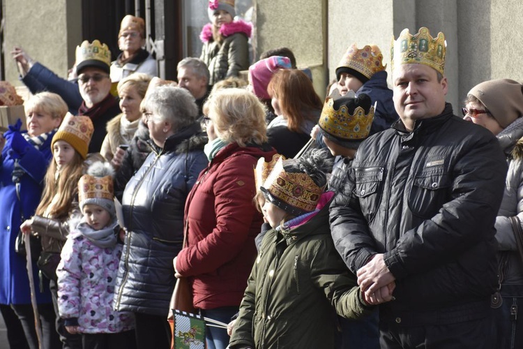 Ponad 2500 osób poszło za mędrcami w Wałbrzychu