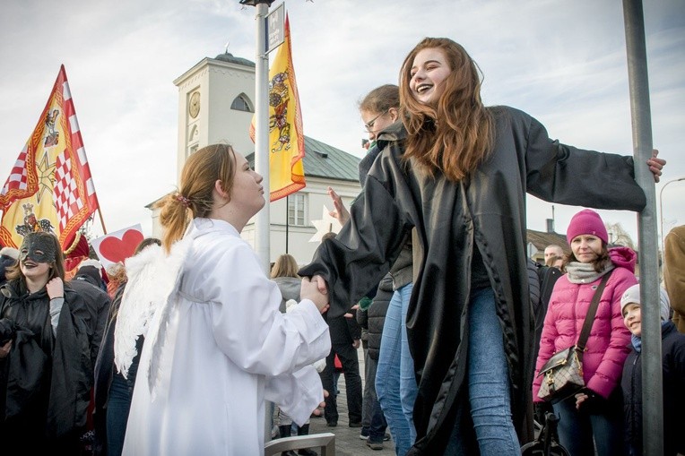 Poszli w Piasecznie za mędrcami. Do Dzieciątka