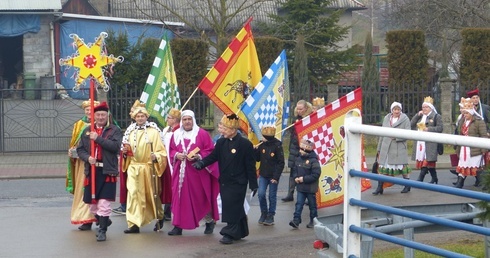 Królowie szukali Dzieciątka we Włosienicy