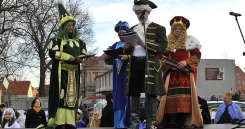 W Bielawie jednym z królów był ksiądz proboszcz.
