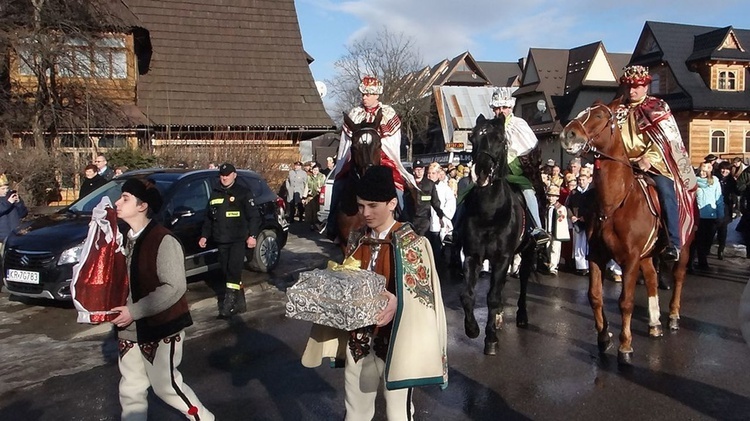 Z widokiem na ośnieżone Tatry 