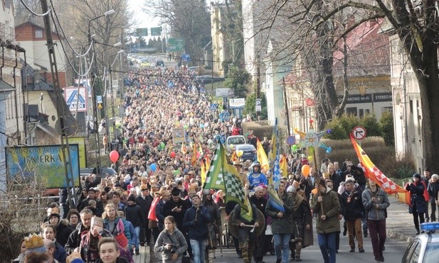 Morze uczestników 7. Orszaku Trzech Króli w Bielsku-Białej