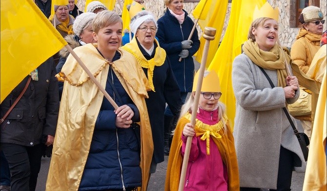 Orszaki u stóp MB Kazimierzowskiej w Rajczy