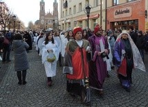 Kutnowski orszak przeszedł ul. Królewską już po raz siódmy