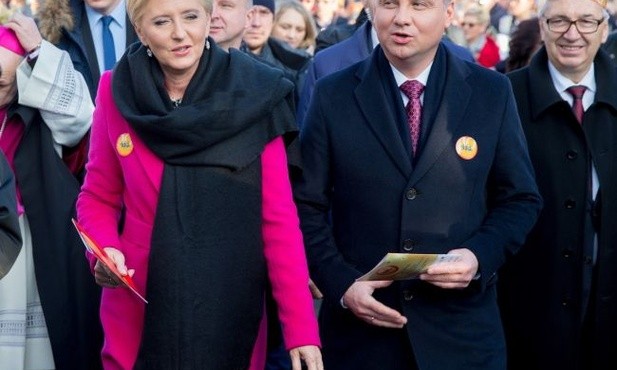 Prezydent: Każdy człowiek może przyjść i być między nami, Polakami 
