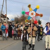 Za gwiazdą szli szukając Zbawiciela, który narodził się w Betlejem