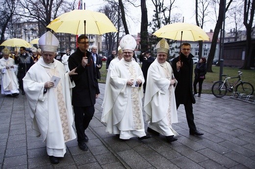 Święcenia biskupie ks. Andrzeja Iwaneckiego - cz. 1