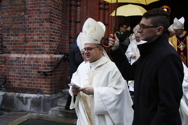 Święcenia biskupie ks. Andrzeja Iwaneckiego - cz. 1