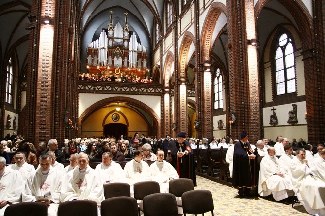 Święcenia biskupie ks. Andrzeja Iwaneckiego - cz. 1