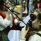 Kolędowanie z abp. Jędraszewskim w tramwaju MPK