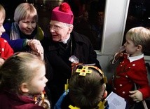 Kolędować trzeba wszędzie - także w tramwaju