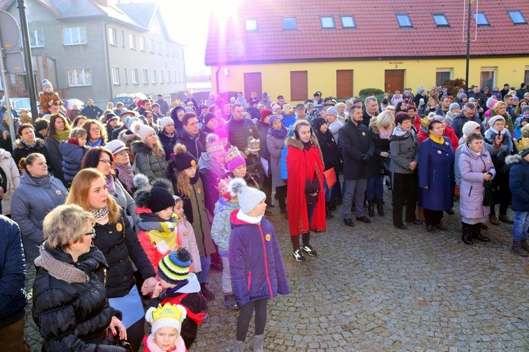 Orszak Trzech Króli drugi raz w Drezdenku 