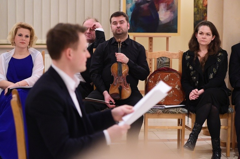 ​Spotkanie artystów u abp. Józefa Górzyńskiego